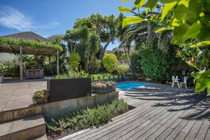 Period Cottage near Chelsea Villiage gallery image 3