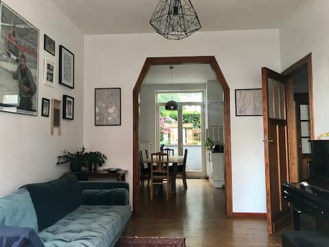 Popular Airbnb listing: Cosy Art Deco house for 5 in great neighbourhood in Uccle Ukkel