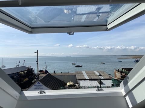 Stunning 2 bedroom fisherman’s cottage, Old Leigh.