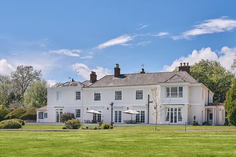 Hill House at The Eades
-yours, exclusively-