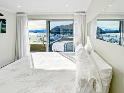Waterfront 2 Bedroom Sub Penthouse Apt, Picton