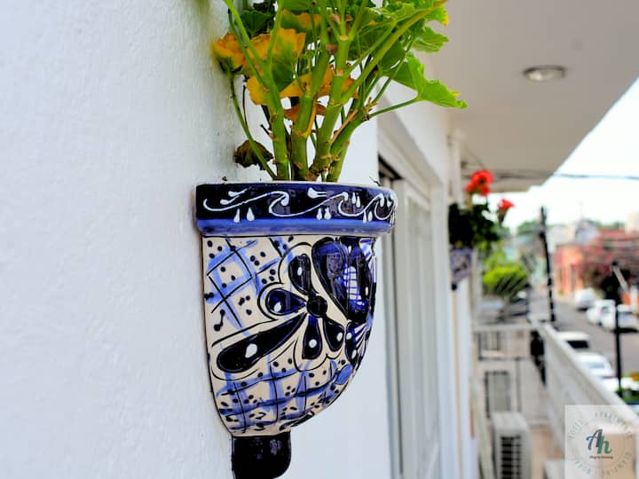 A - Centrally Located Private Apartment - Alegría Housing