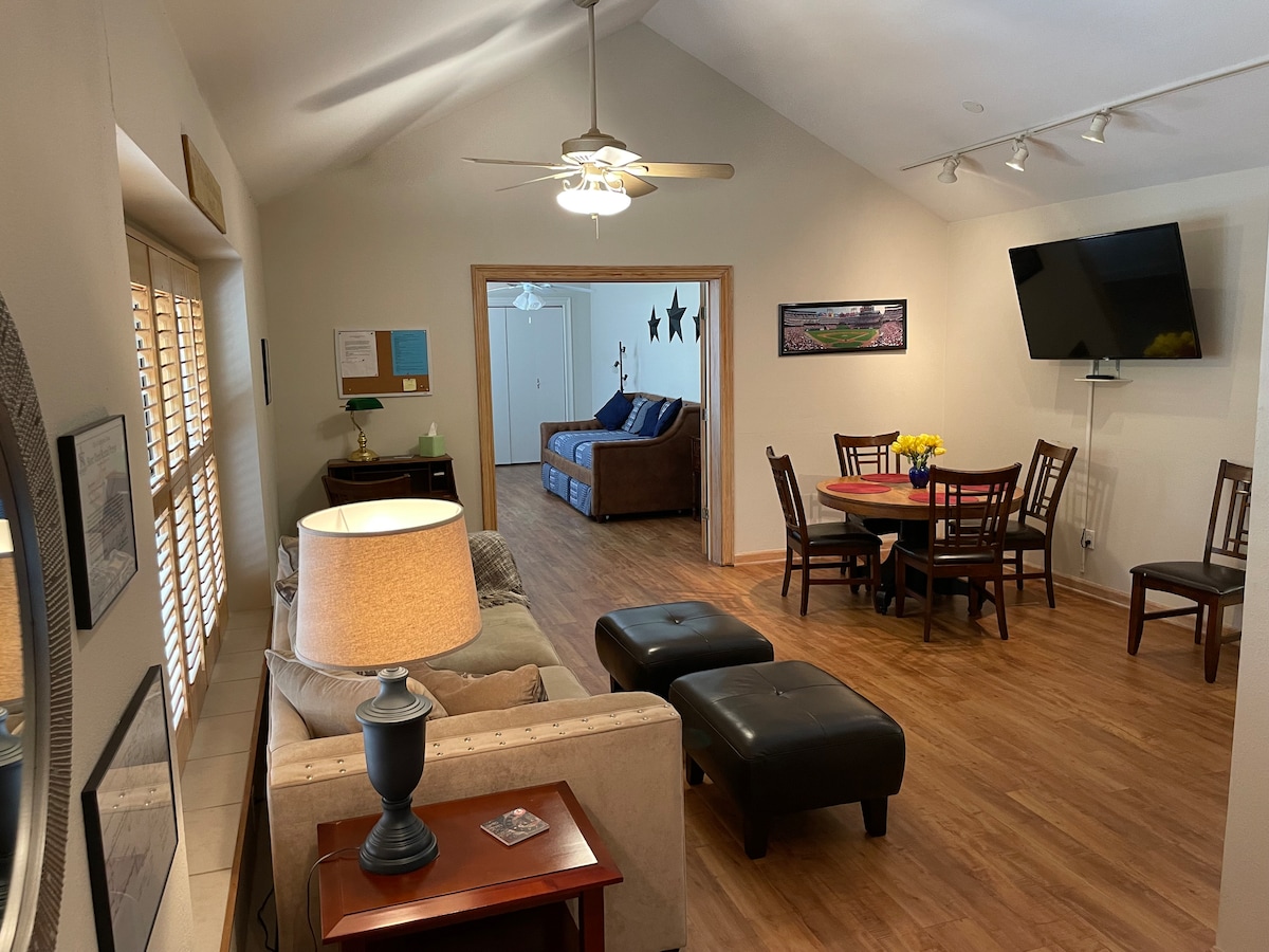 Top Airbnb: The cottage guest house in Arlington