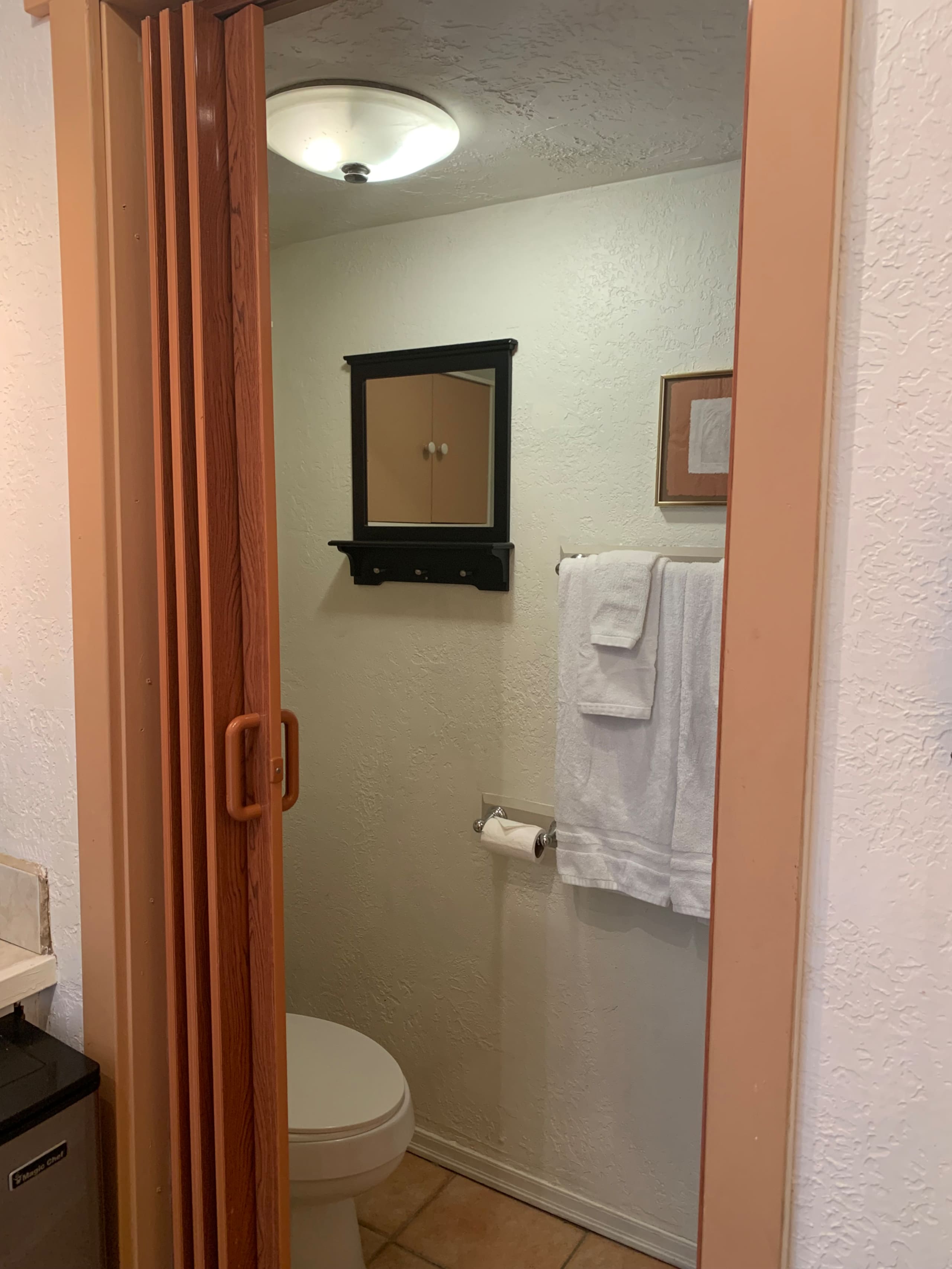 Ideal spot! Studio in Historic Kailua-Kona Village - Image 10