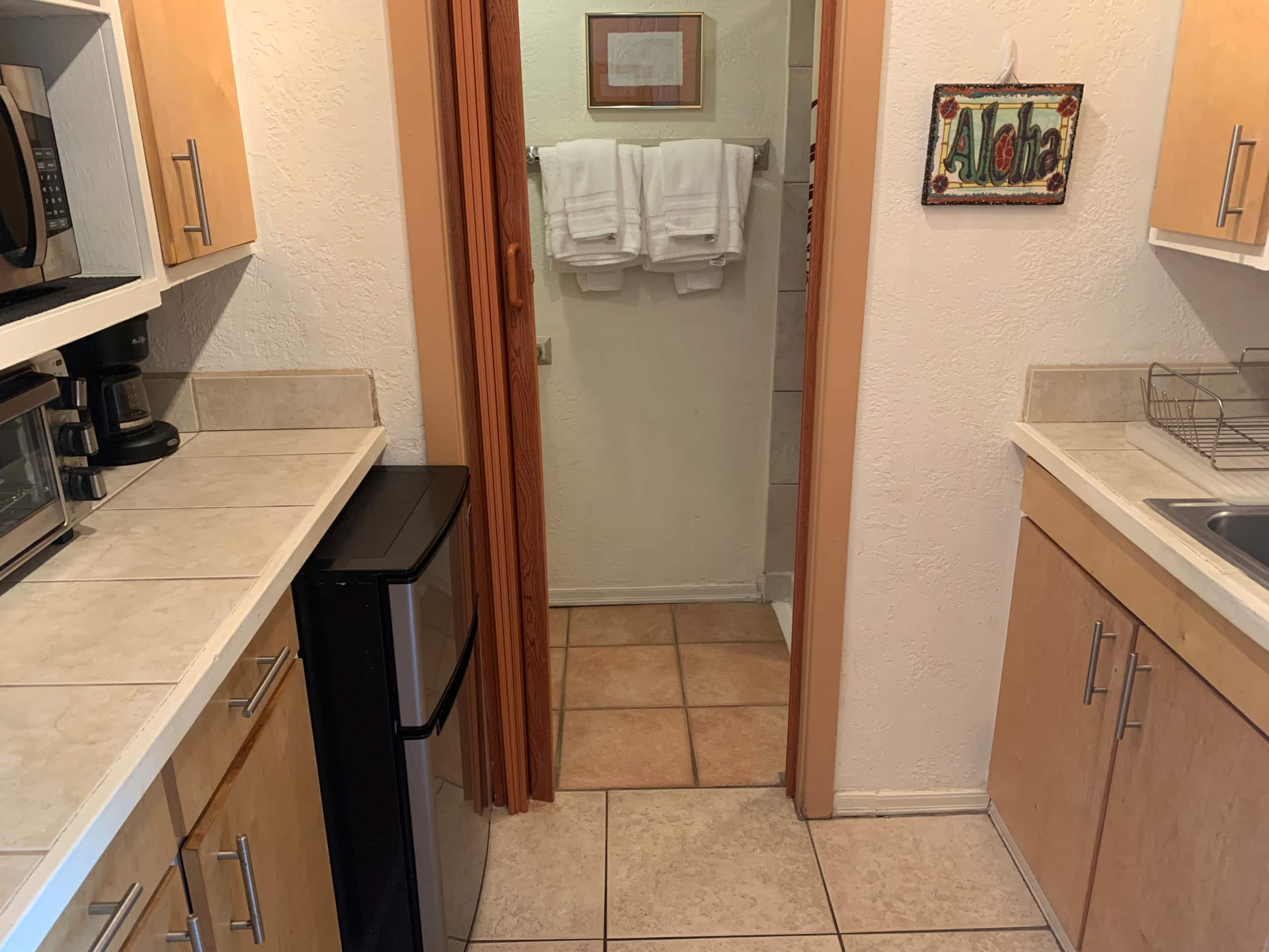 Ideal spot! Studio in Historic Kailua-Kona Village - Image 7