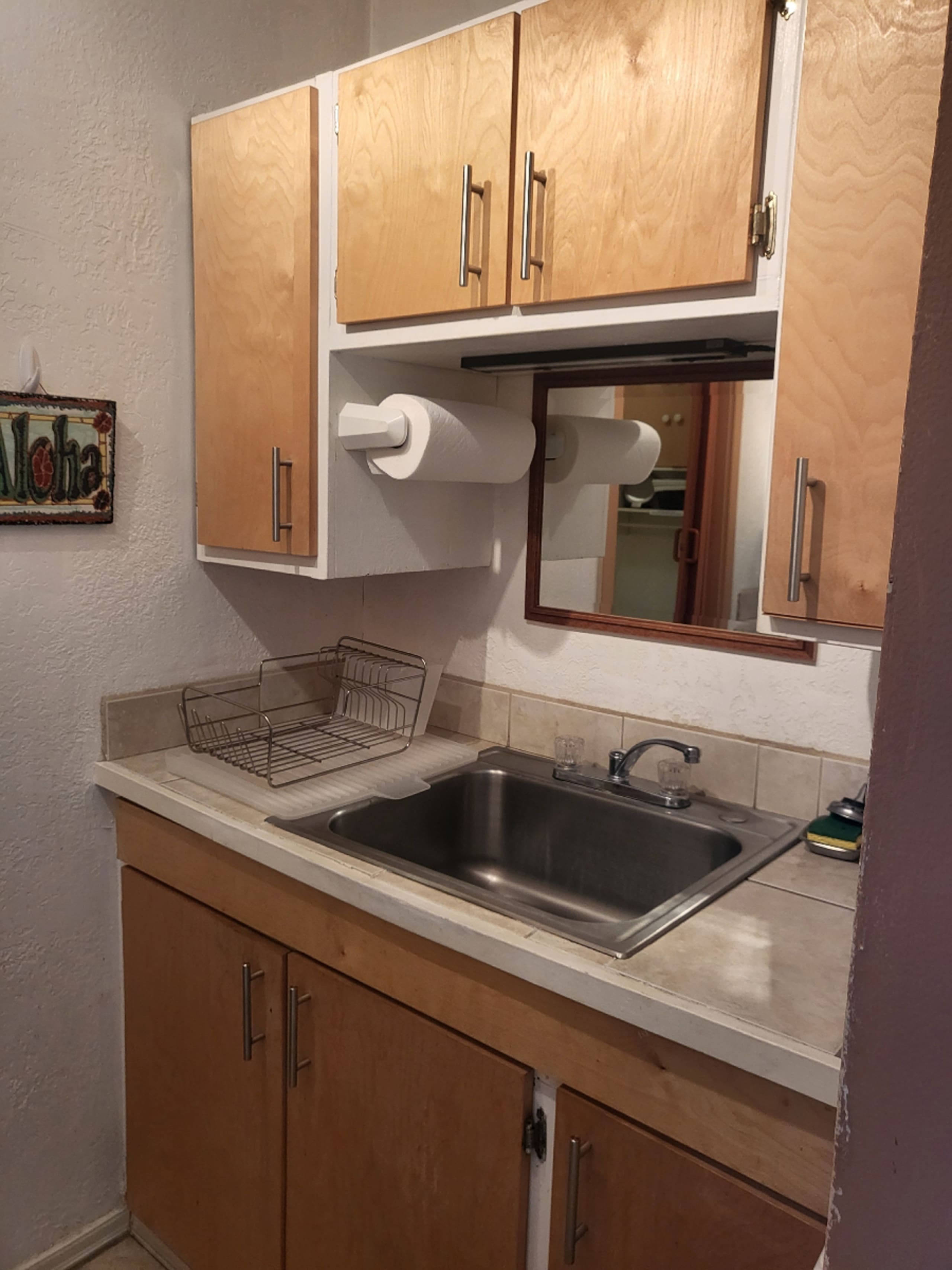 Ideal spot! Studio in Historic Kailua-Kona Village - Image 9