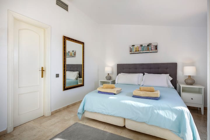 Master bedroom and en suite