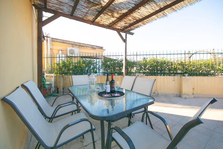 SAN PETER RAFFY’S HOUSE WITH ROOF TERRACE
