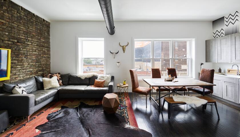 El Motel United Southwestern Estate with Backyard gallery image 2