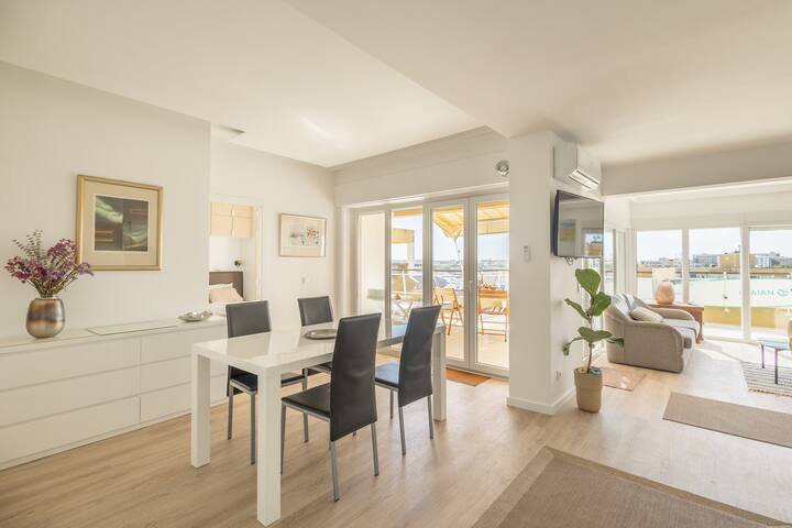 Seafront Private Condo & Big Terrace gallery image 4