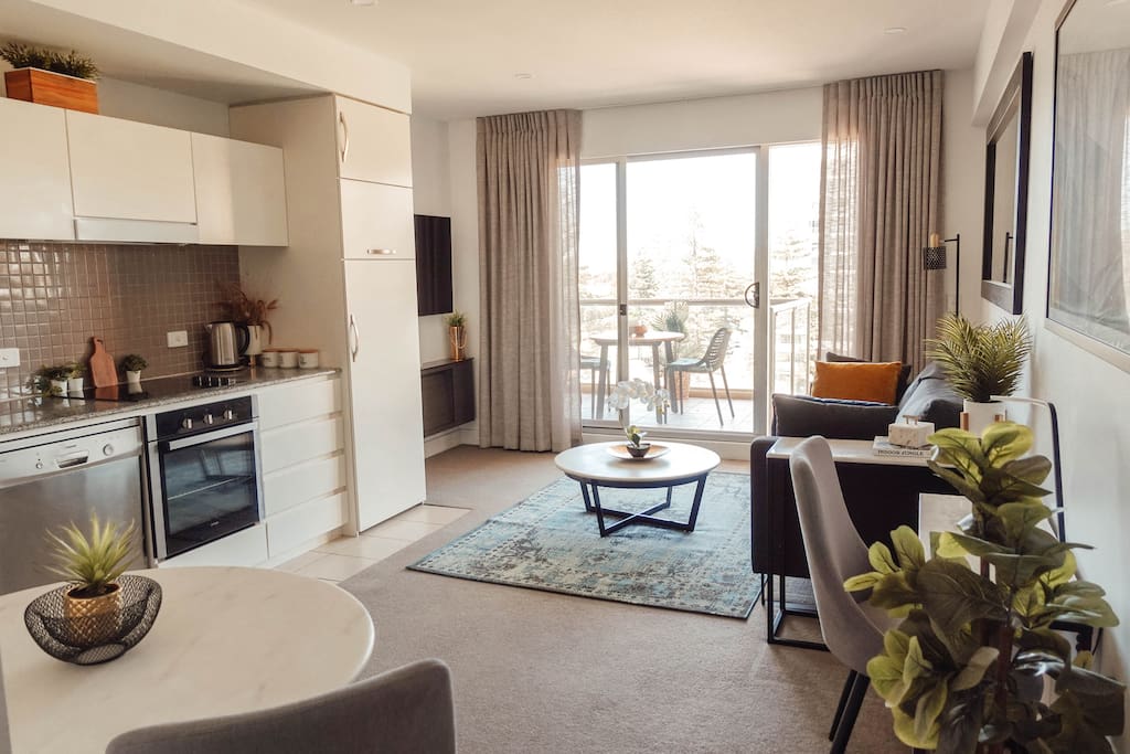 Glenelg beachfront Oaks Hotel apartment Apartments for Rent in