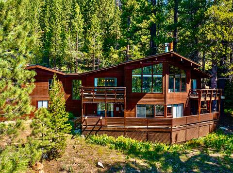 Newly Remodeled! Sleeps 14! Hot Tub AND Sauna!