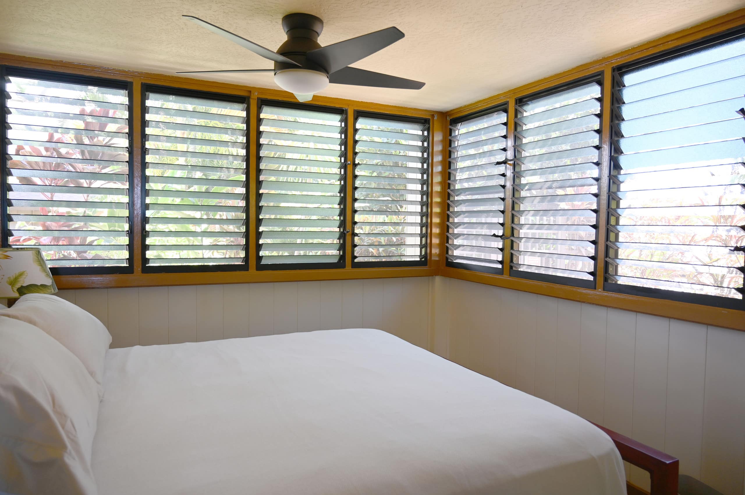 Condo in Lahaina · ★4.93 · 1 bedroom · 2 beds · 1 bath - Image 14