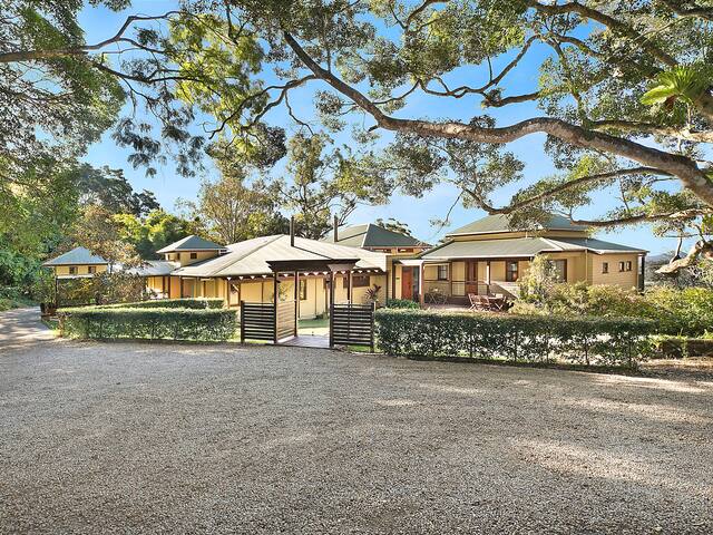 Woody Grove Retreat – The Lodge and Annex gallery image 2