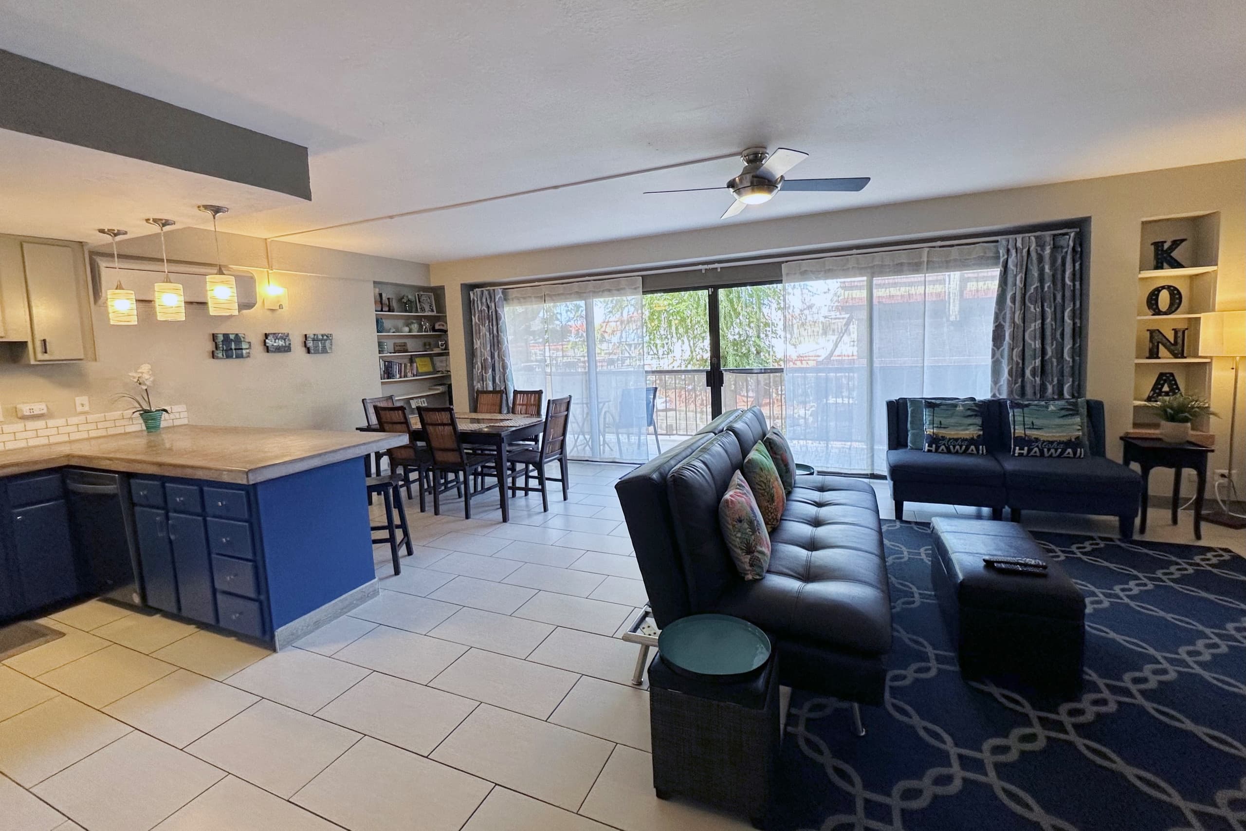 2 bd/2 bath Modern Ali’i Dr Condo right in town! - Image 2