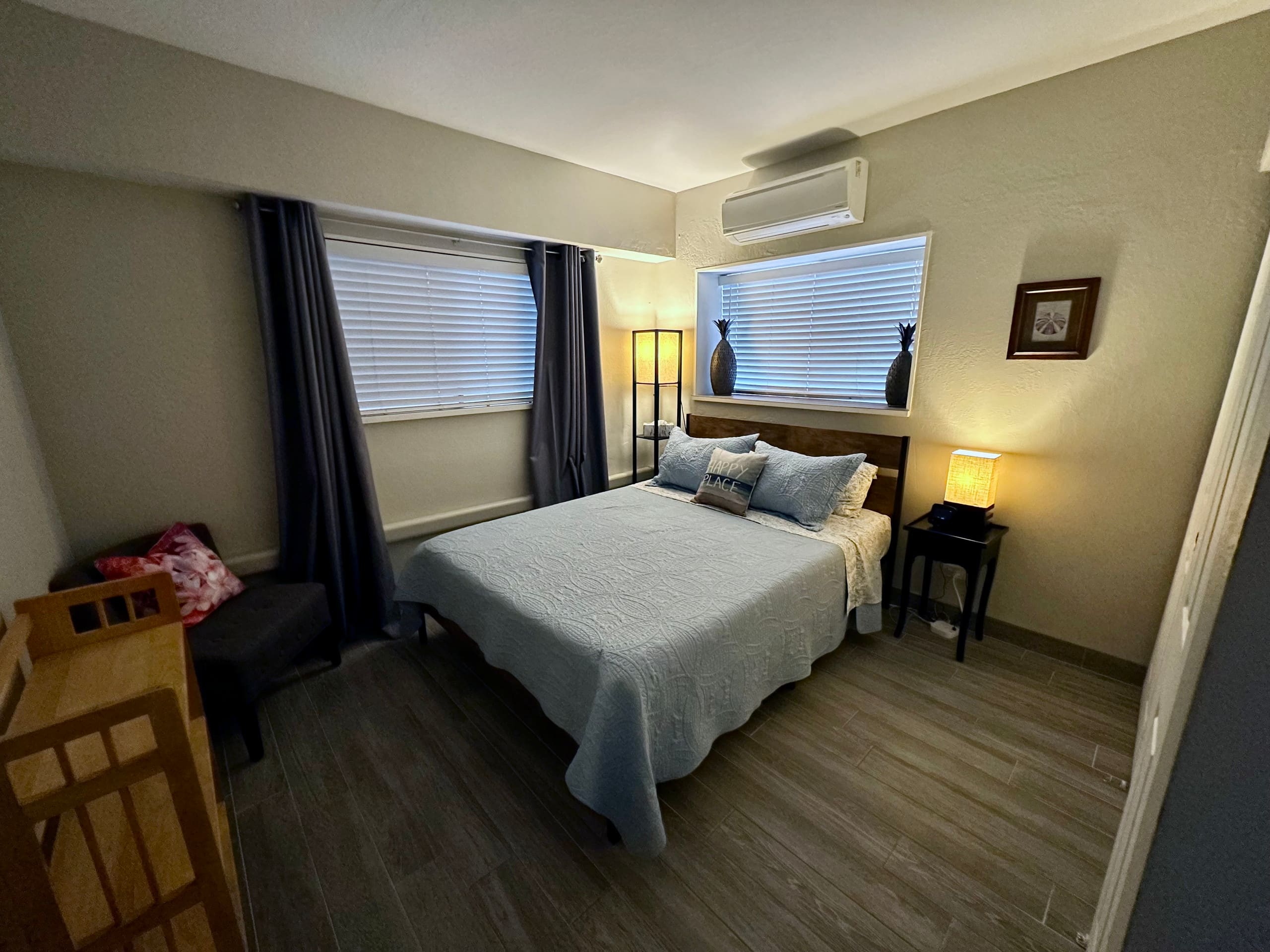 2 bd/2 bath Modern Ali’i Dr Condo right in town! - Image 9