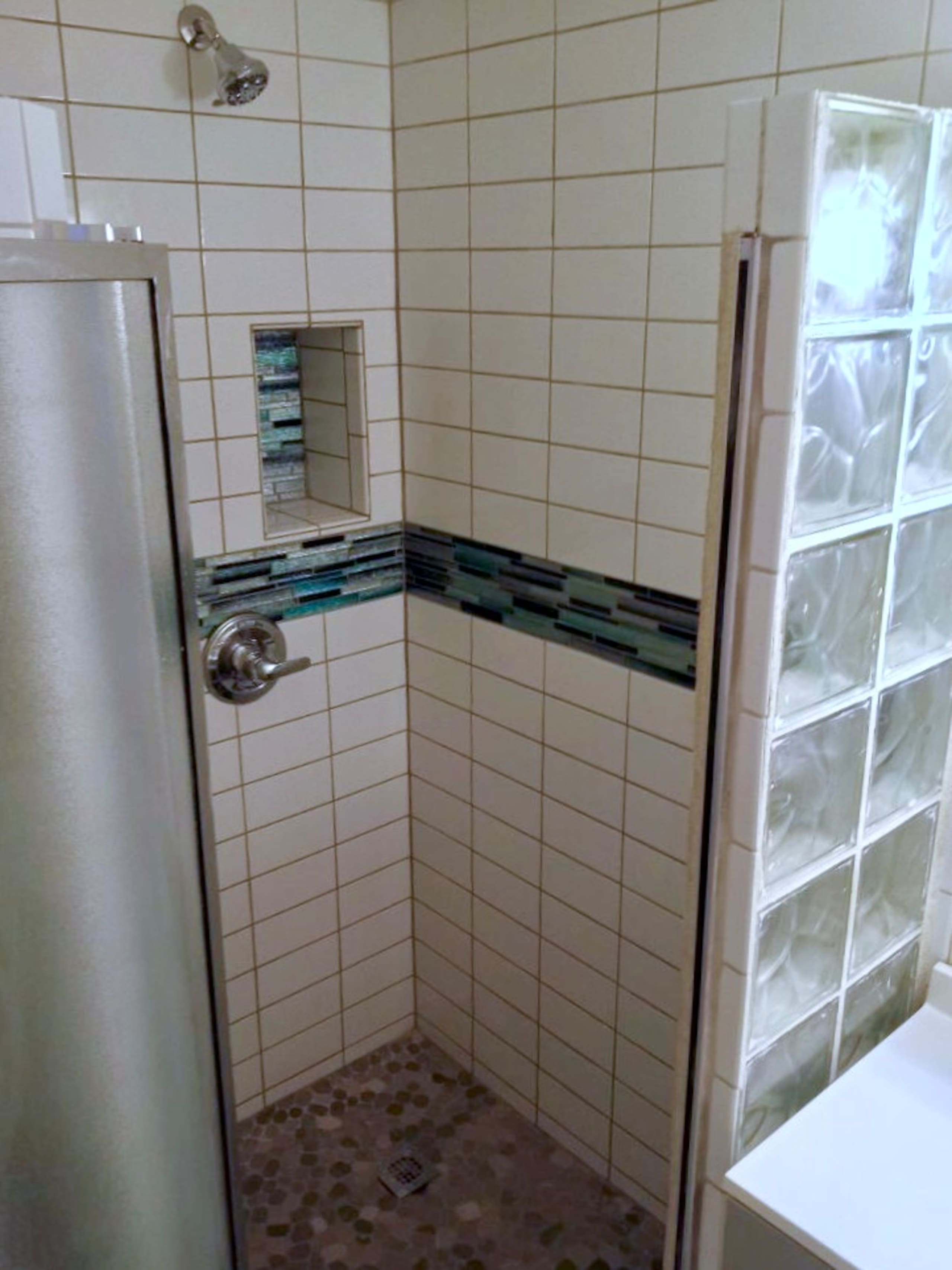 2 bd/2 bath Modern Ali’i Dr Condo right in town! - Image 16