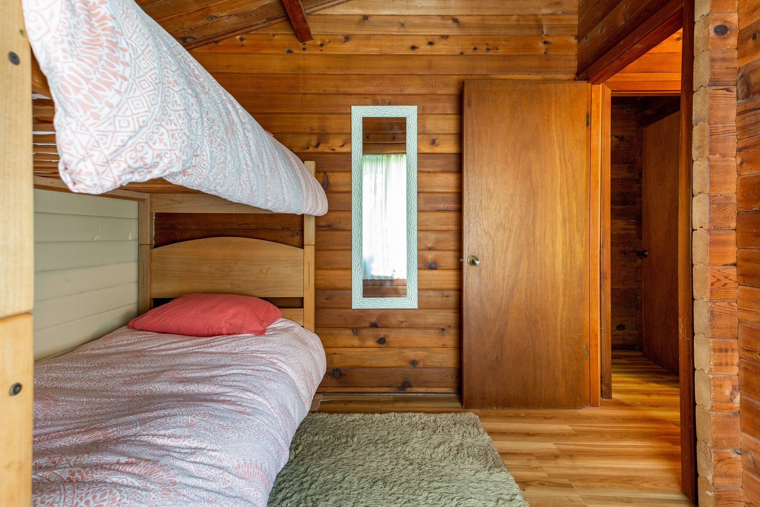 Cabin in Volcano · ★4.93 · 2 bedrooms · 3 beds · 1 bath - Image 18