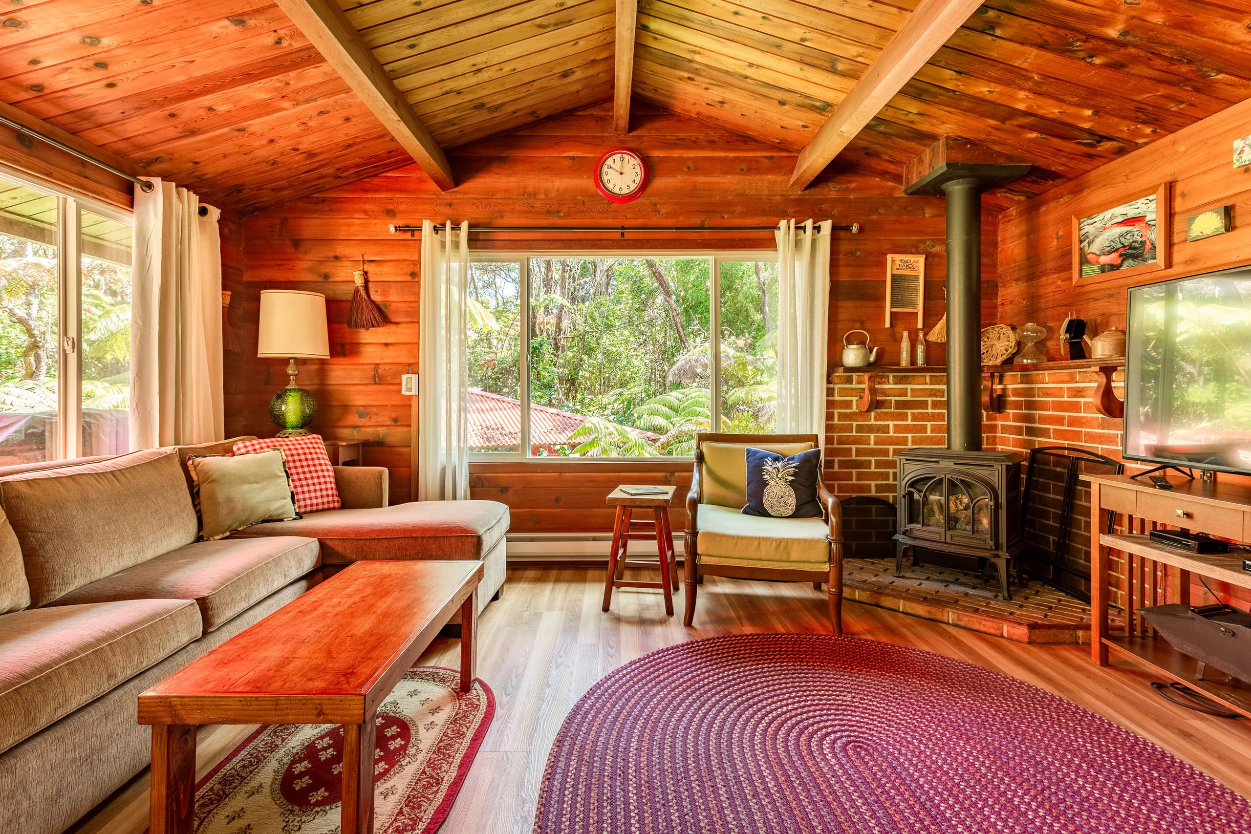 Cabin in Volcano · ★4.93 · 2 bedrooms · 3 beds · 1 bath - Image 1