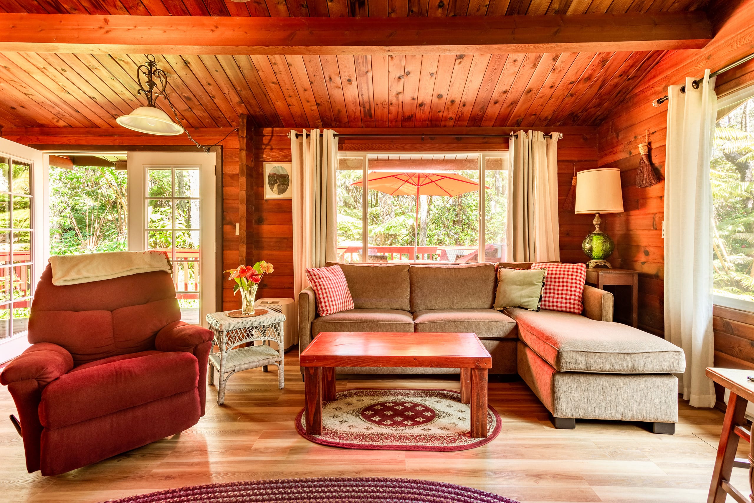 Cabin in Volcano · ★4.93 · 2 bedrooms · 3 beds · 1 bath - Image 4