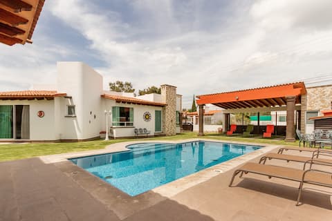 Casa Alessa with pool in Tequisquiapan