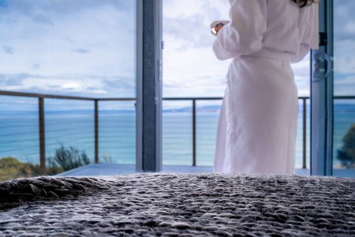 Halcyon ~ Immerse yourself in the sky and sea gallery image 3