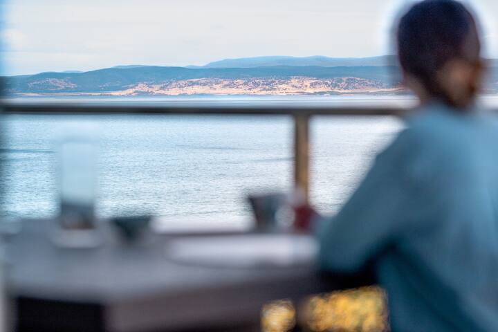 Halcyon ~ Immerse yourself in the sky and sea gallery image 2