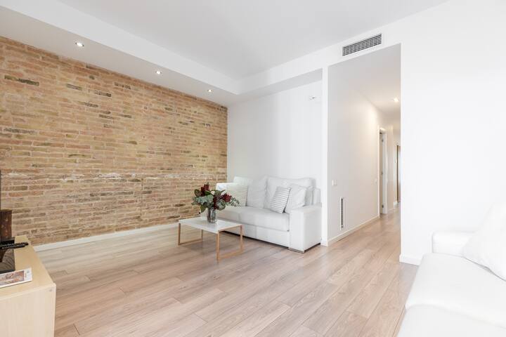 Superior 4 Bedroom Apartment – (B5,1,2,3,4) gallery image 5