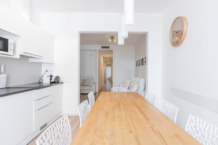 Superior 4 Bedroom Apartment – (B5,1,2,3,4) gallery image 2