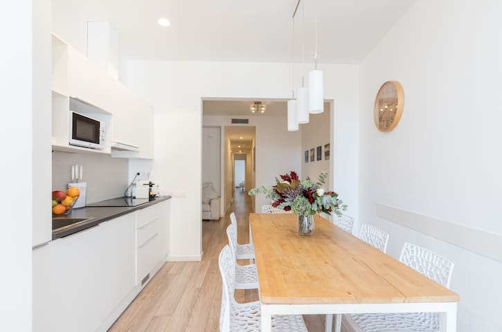 Superior 4 Bedroom Apartment – (B5,1,2,3,4)