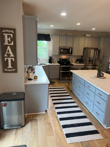 4 br Pond View National Sports Center and TPC gallery image 4