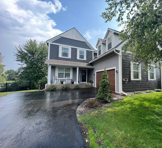 4 br Pond View National Sports Center and TPC