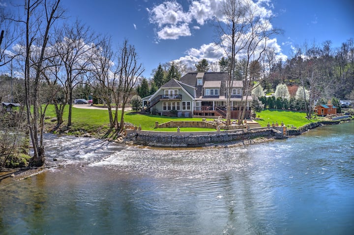 Riverfront Estate on the Watauga River