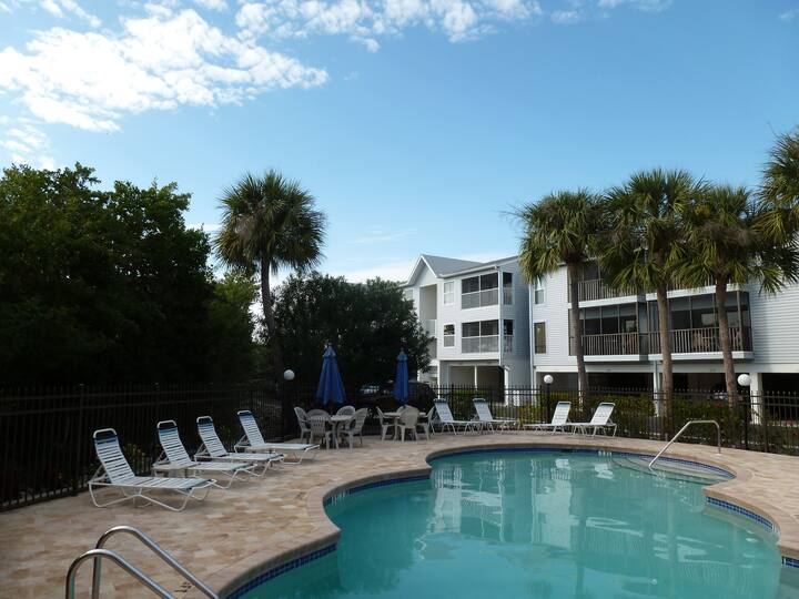 "Style of the Isle" perfect beach getaway on AMI Apartments for Rent