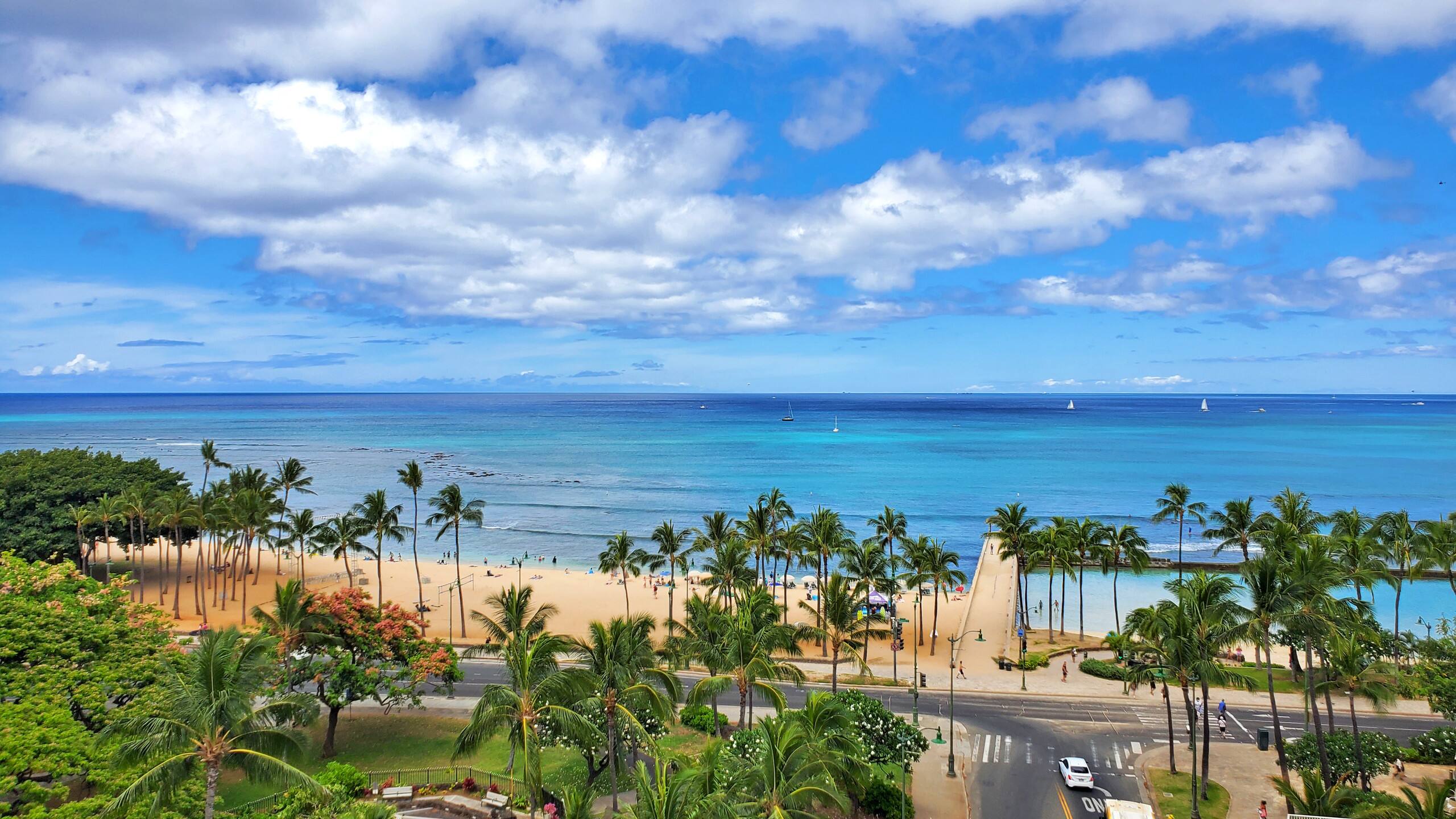 Condo in Honolulu · ★4.45 · Studio · 1 bed · 1 private bath - Image 12