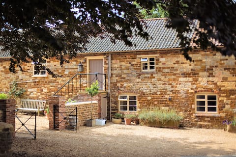 2 Lodges | Sleeps 16 | Near Belvoir Castle |.