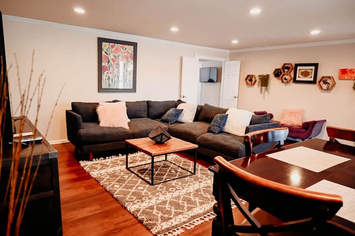 Sunshine Valley, Close Riverside And Ucr - Moreno Valley, CA