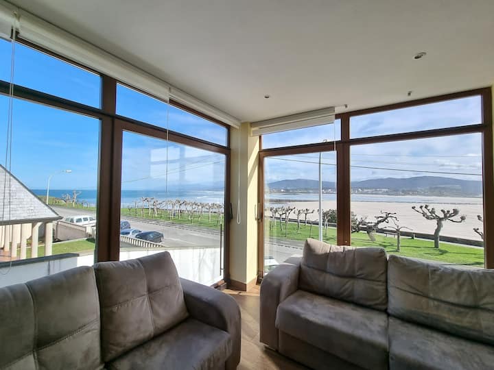 4 bedroom house on the beachfront