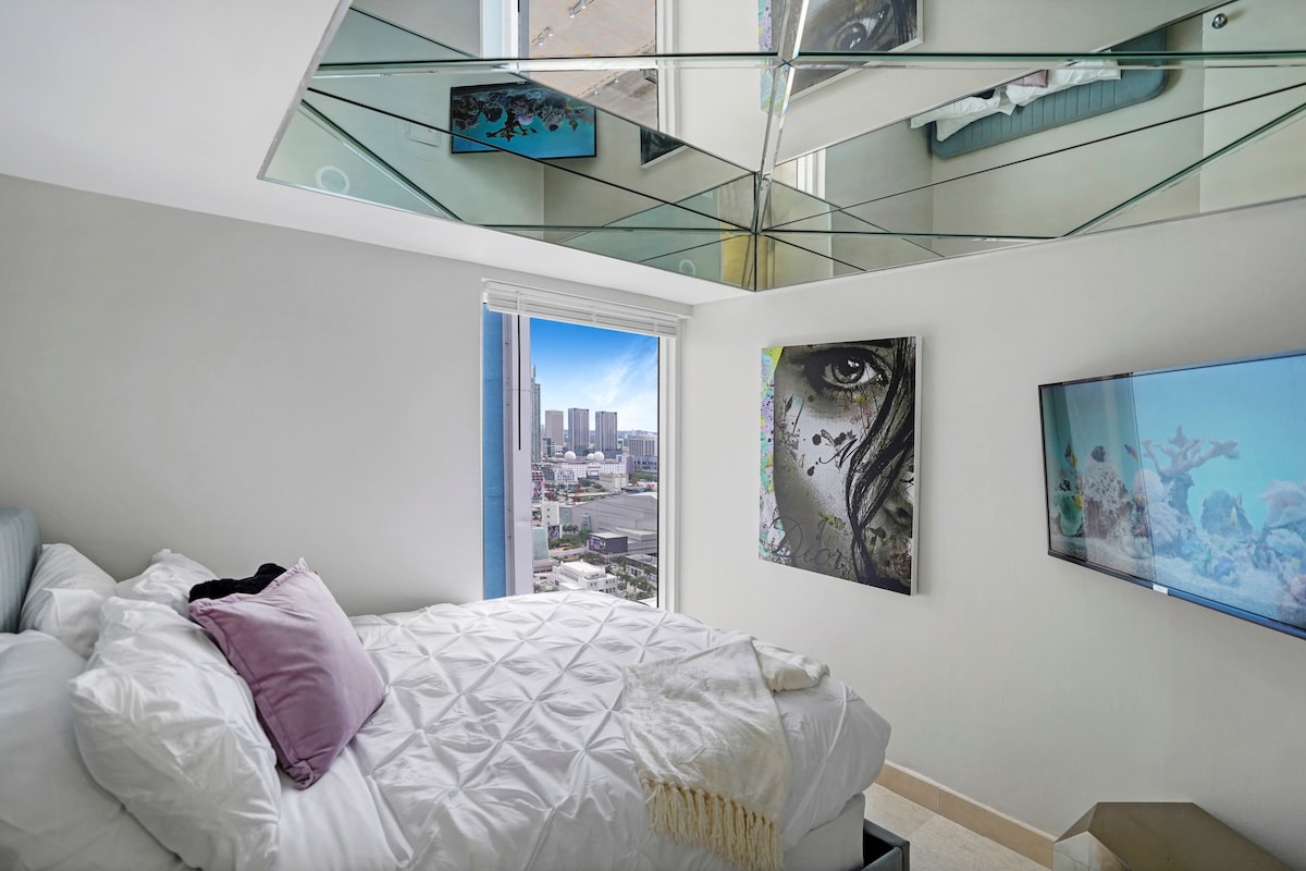 غرفة نوم داخلية رابعة بحجم Jr ، سرير كامل ، إطلالة على وسط مدينة ميامي ، تلفزيون بث روكو