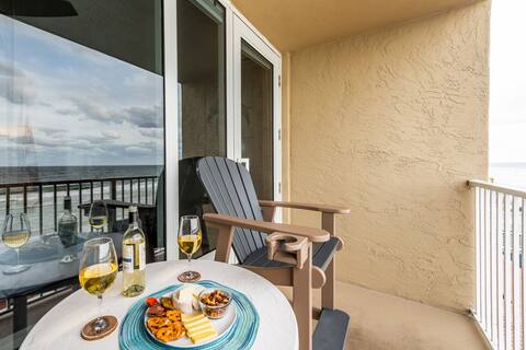 ❤︎Cozy Couples Getaway❤︎ Beachfront Studio Condo