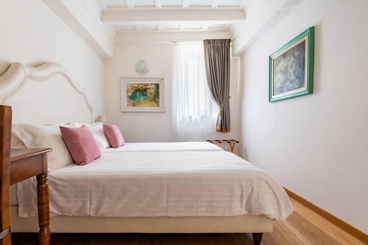 Appartamento Rosa Brandi – Palazzo D’Ambra gallery image 5