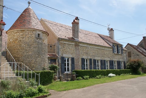 Top performing Airbnb: The five - star Priory near Vézelay in Yonne