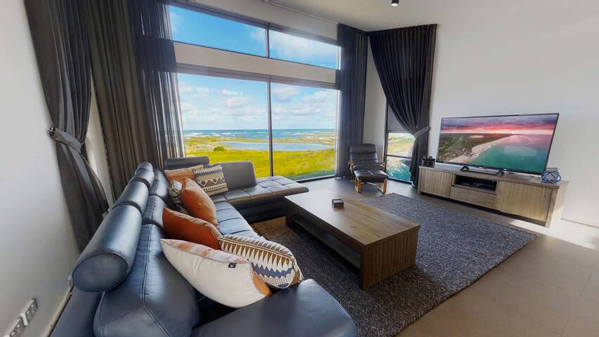 Netherby Rocks King Island gallery image 3