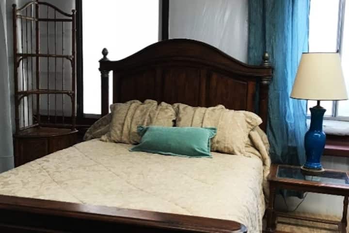 Loft 2 Glamping in a queen bed!
