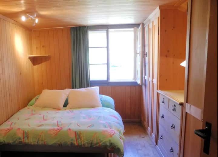 "דירה נעימה במיקום הטוב והמרכזי ביותר. הרגשנו בנוח ונהנינו מהחגים שלנו. תודה רבה ." לנה, שווייץ.