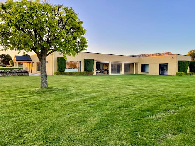 Relbia Retreat – Luxury Estate mins to Launceston