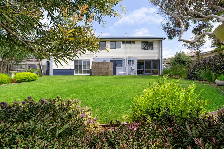 Ossett Ultimate Holiday Retreat, Walk to Sorrento gallery image 5