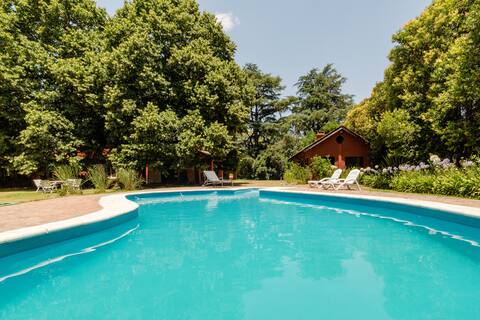 Casa de Campo en Mercedes, with a pool