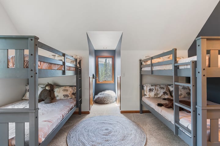 Habitación con literas de arriba - 4 camas completas