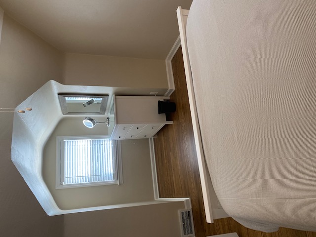 Спалня на втория етаж с прикрепена полубаня